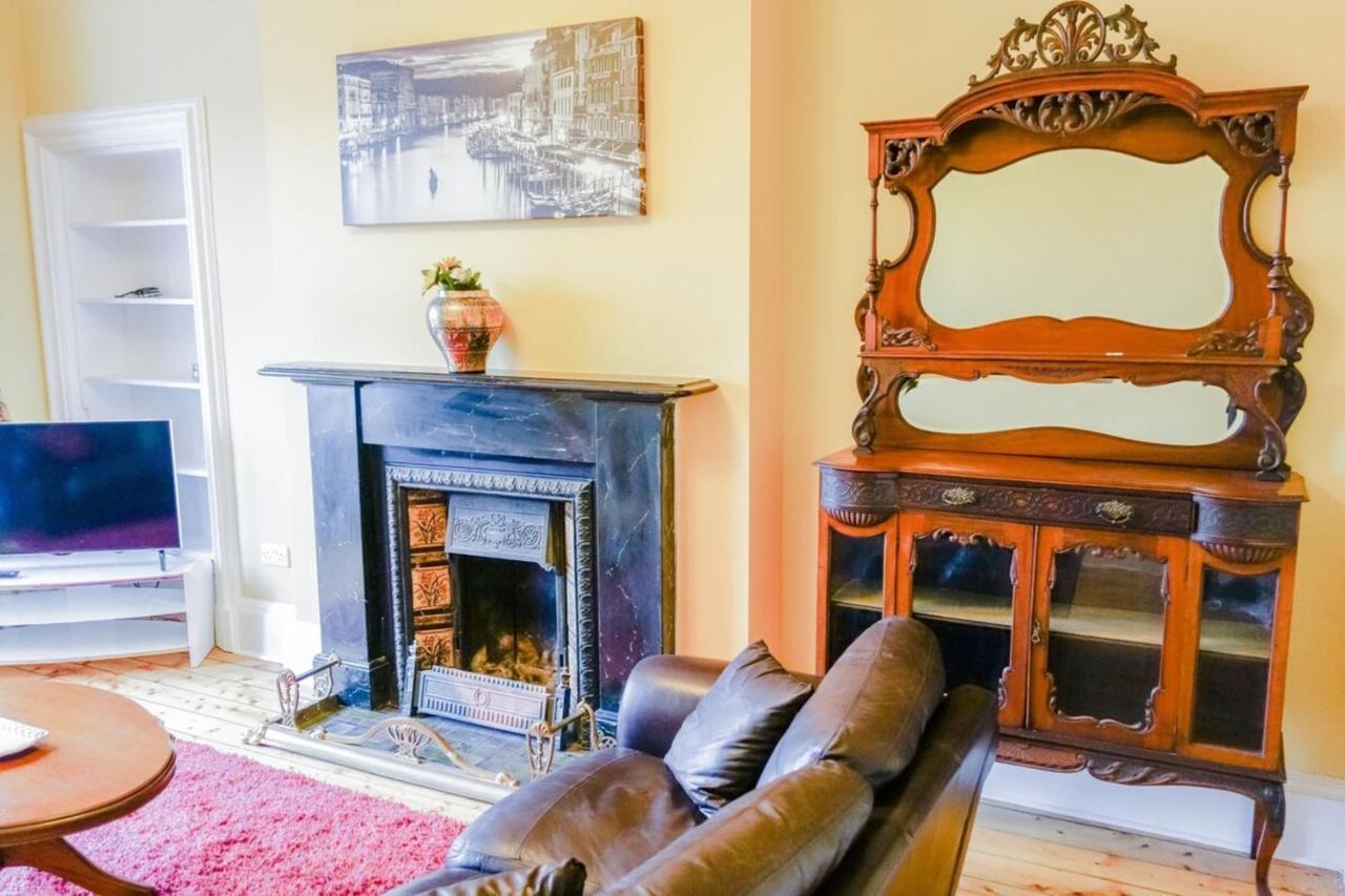 Newly Furnished 2 Bedroom Apartment On Leith Walk 爱丁堡 外观 照片